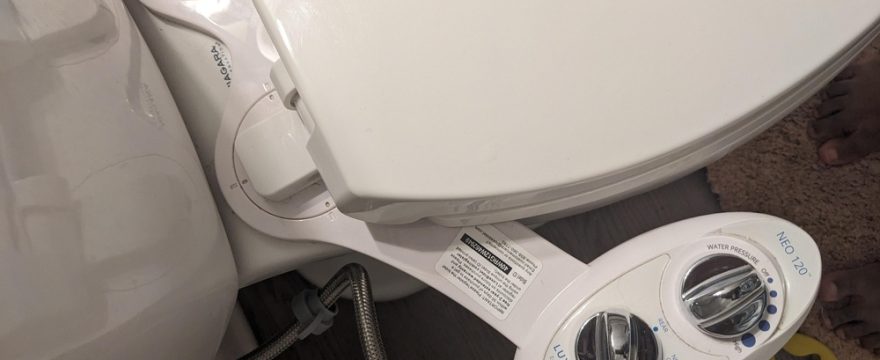 How to Remove a Bidet Toilet Seat